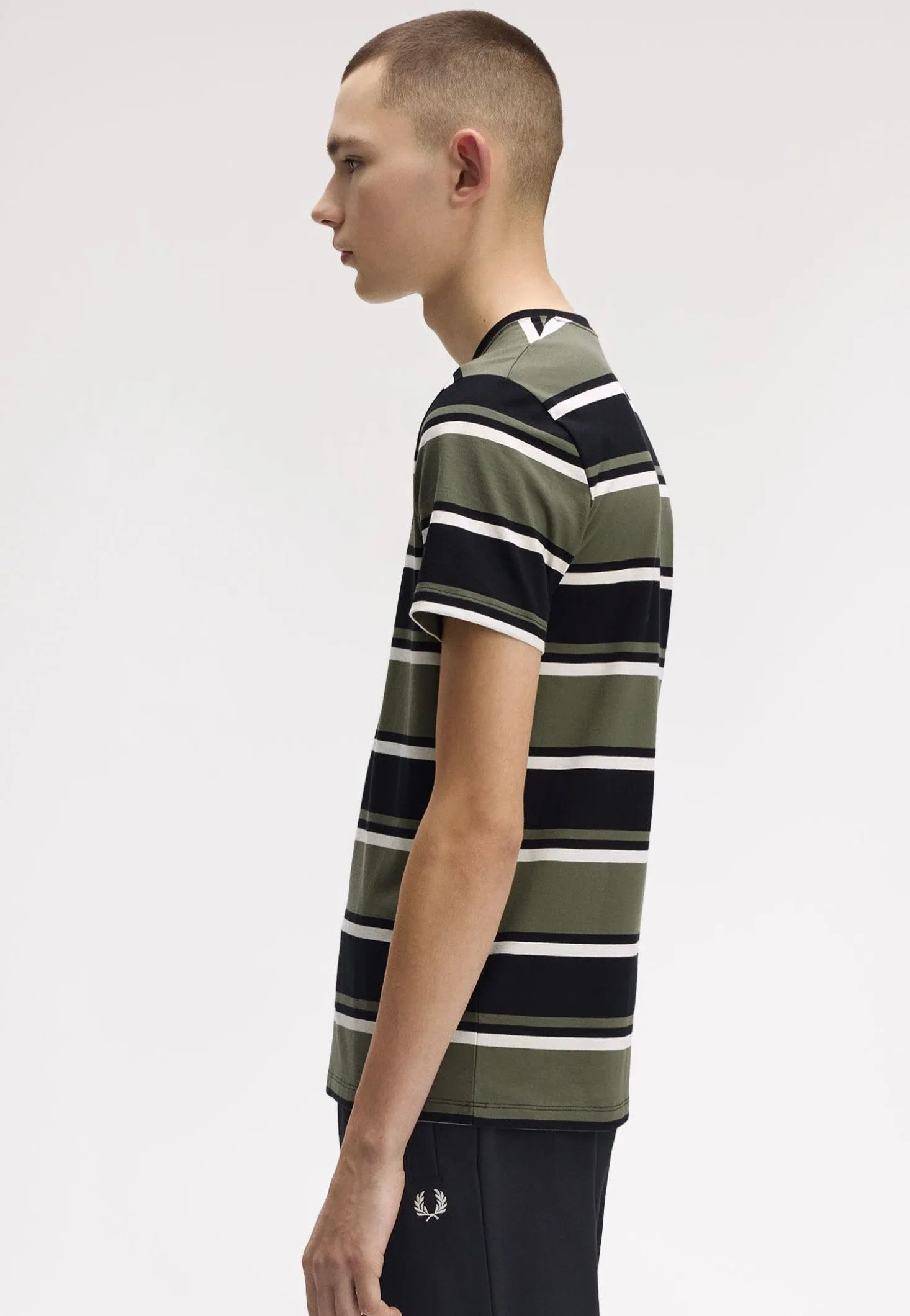 Soft Touching Fred Perry - Bold Striped Black - T-Shirt