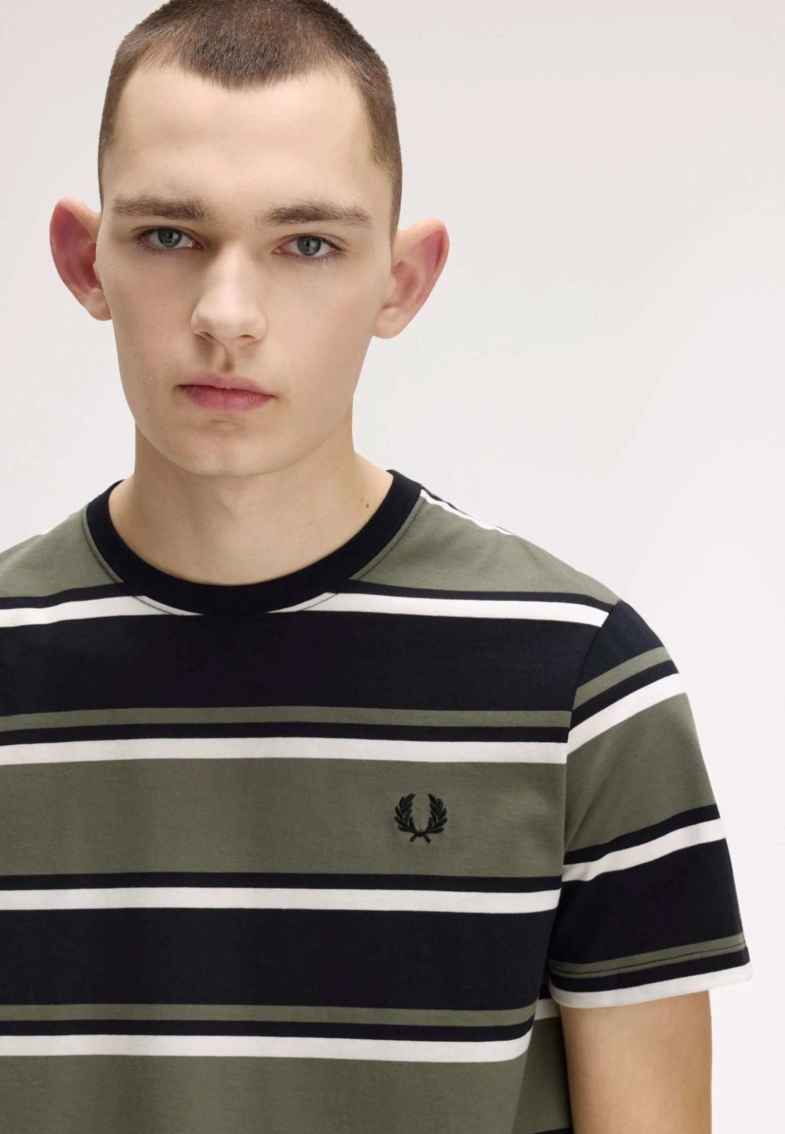 Soft Touching Fred Perry - Bold Striped Black - T-Shirt