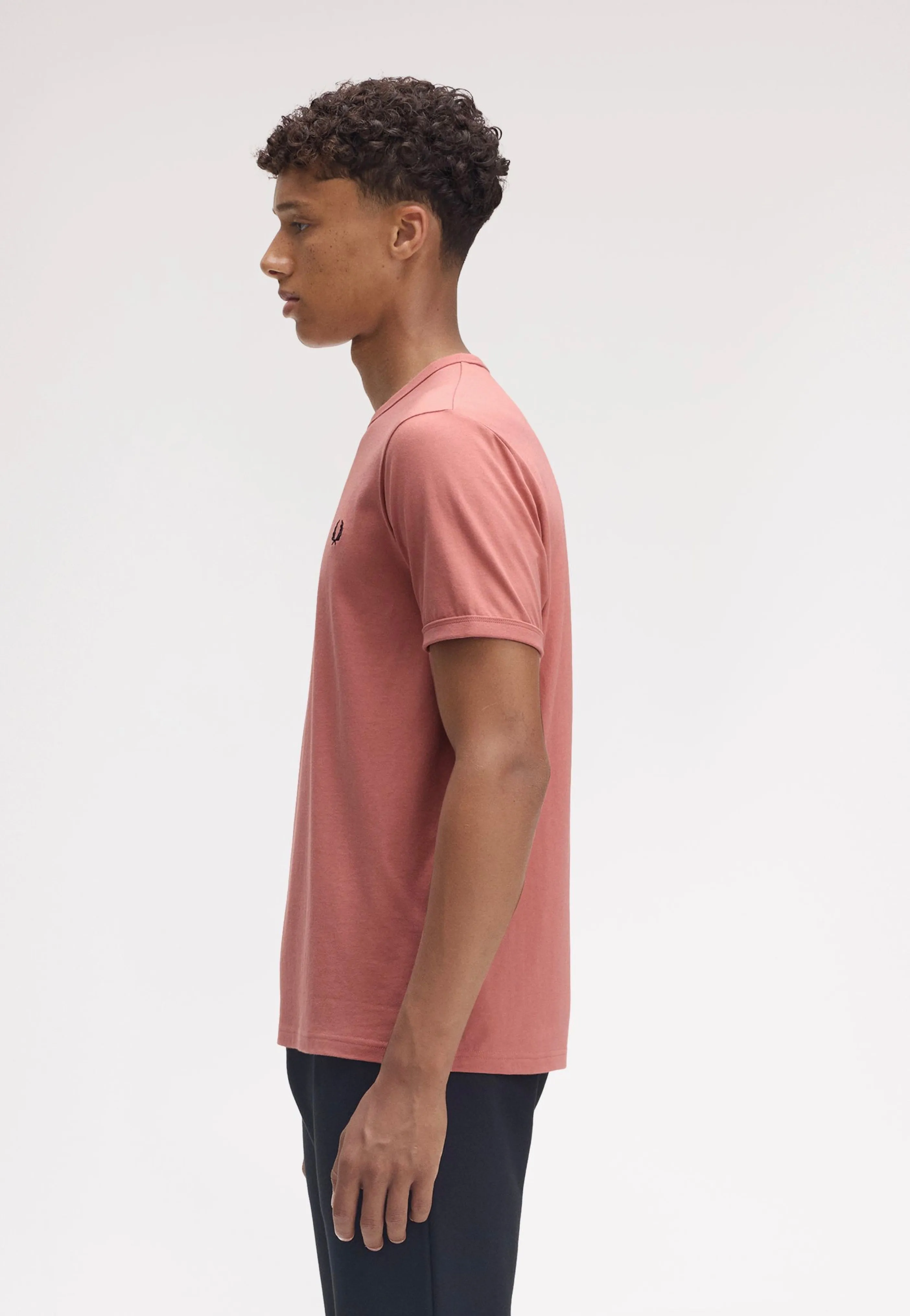 Street Essential Fit Fred Perry - Ringer Putty Pink - T-Shirt