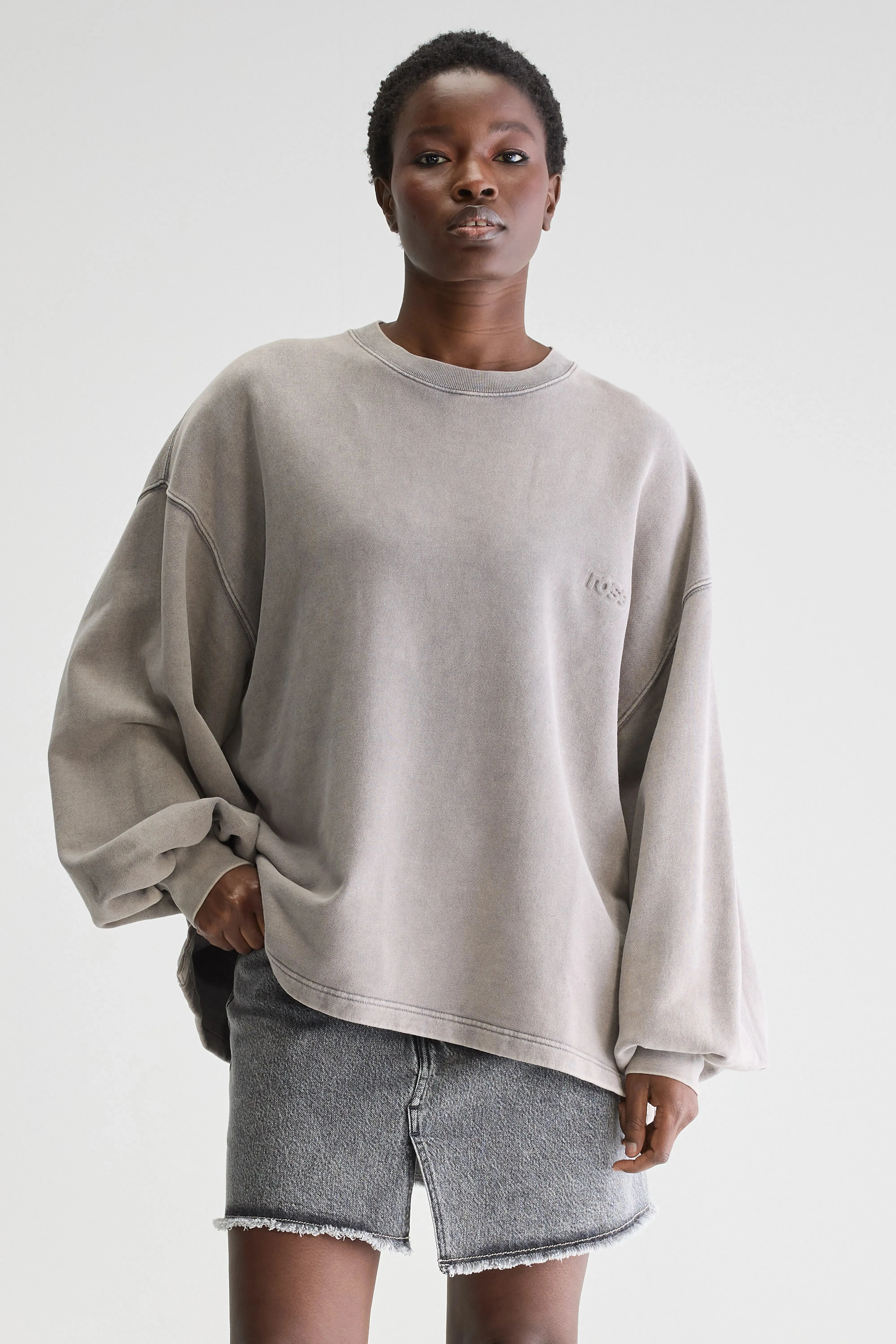 Stretch fit Fave crewneck sweatshirt (251 / W / DEEP GREY)