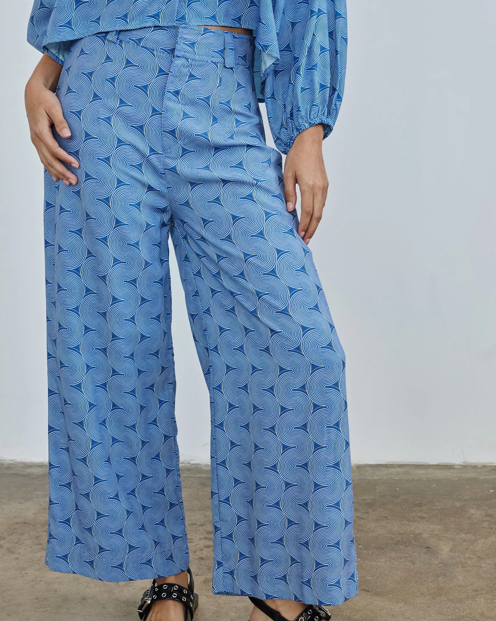 Stretchy Fit Komogo Pant