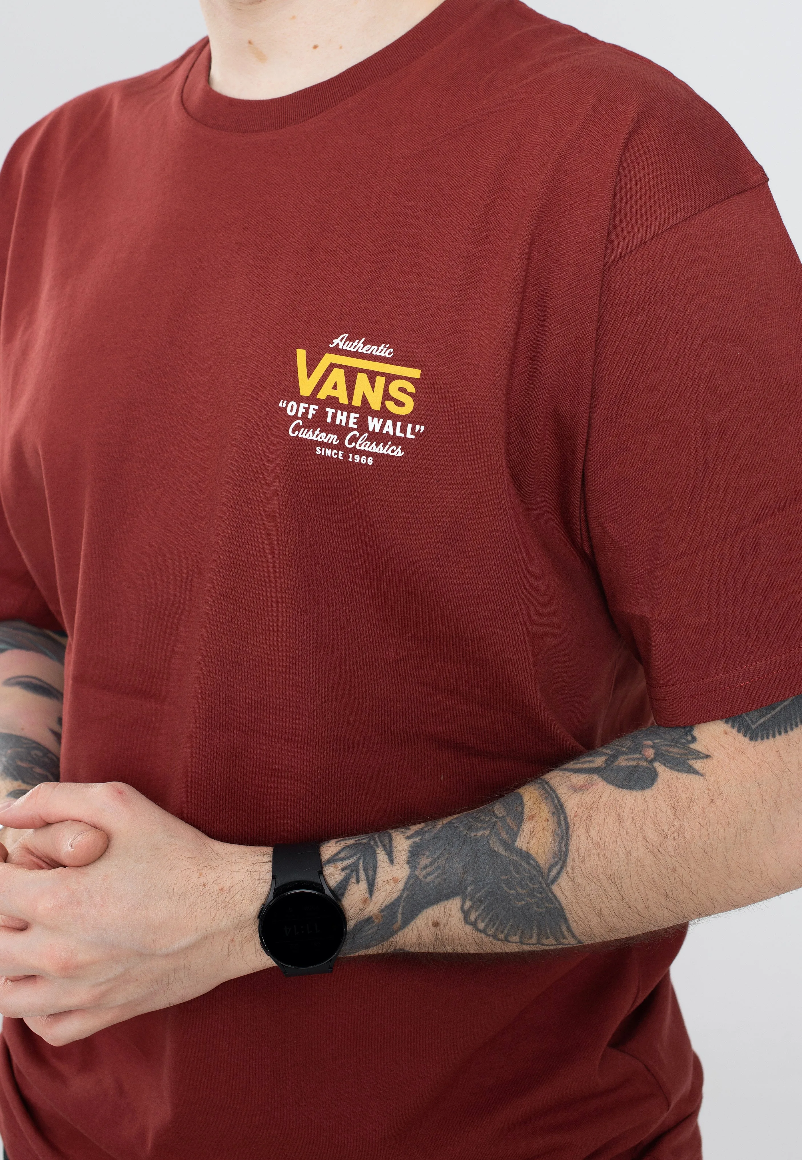 Tight and flattering Vans - Holder St Classic Syrah/White/Old Gold - T-Shirt