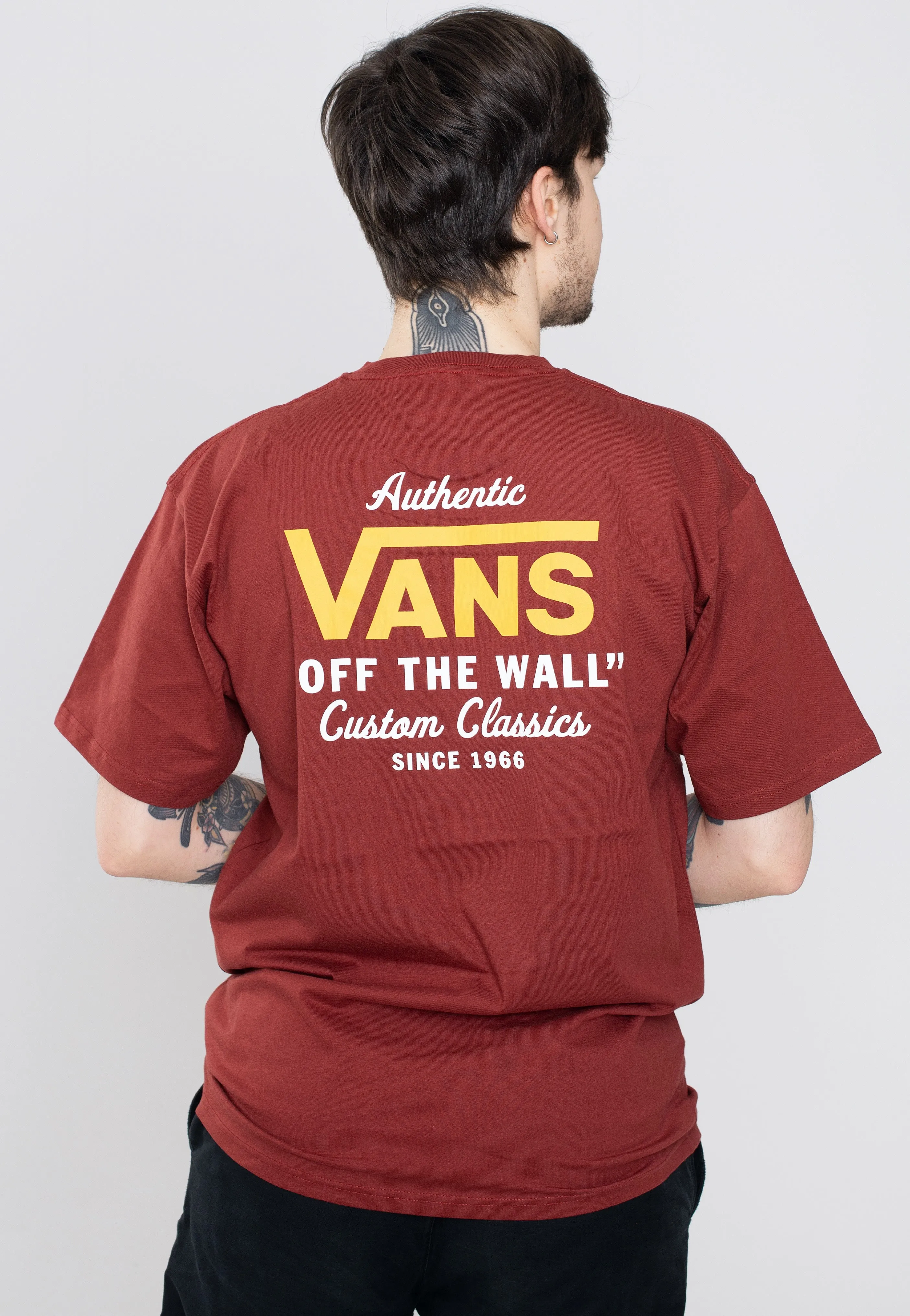 Tight and flattering Vans - Holder St Classic Syrah/White/Old Gold - T-Shirt