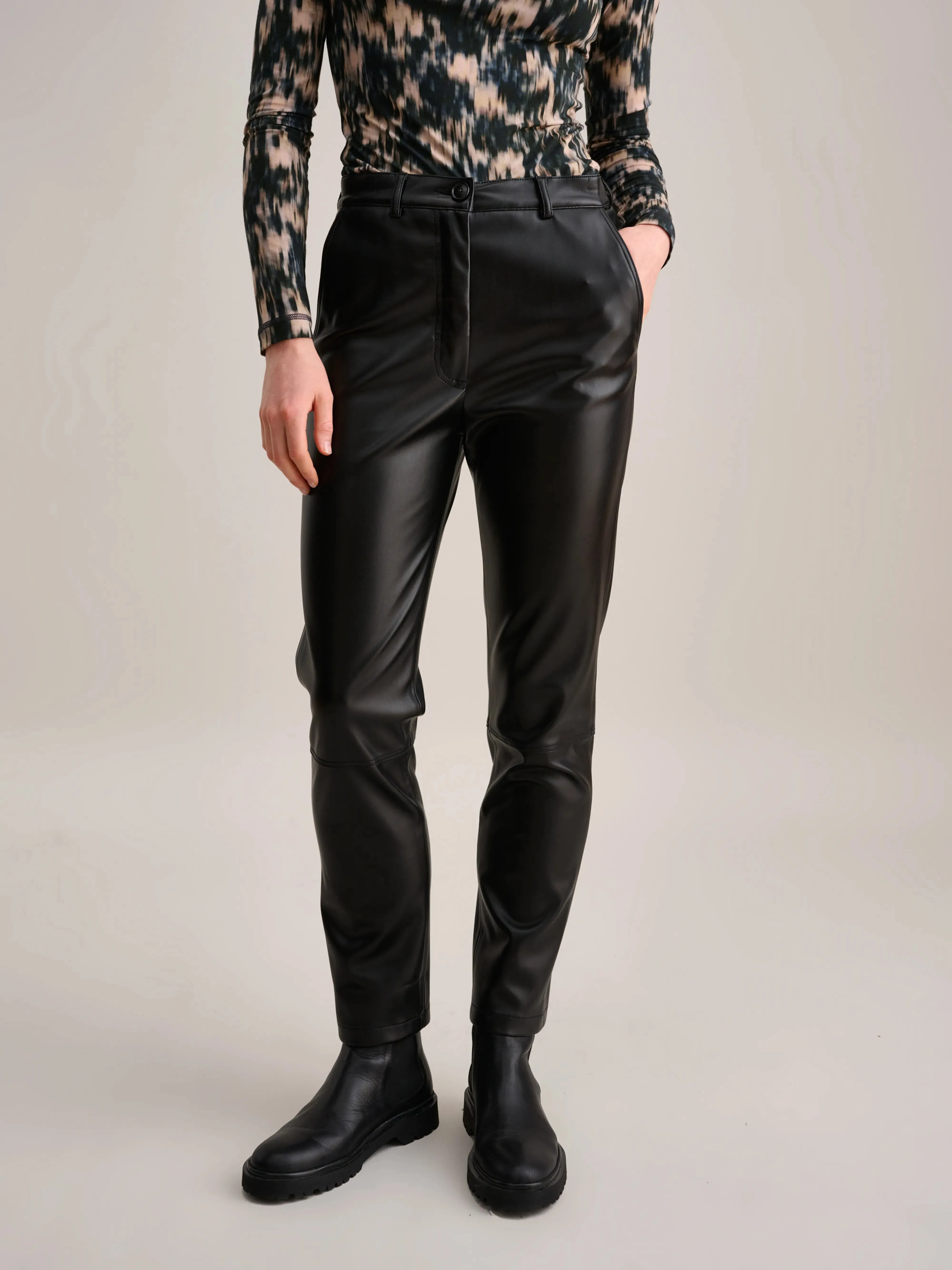 Timeless Look Voodoo Trousers (232 / W / BLACK)