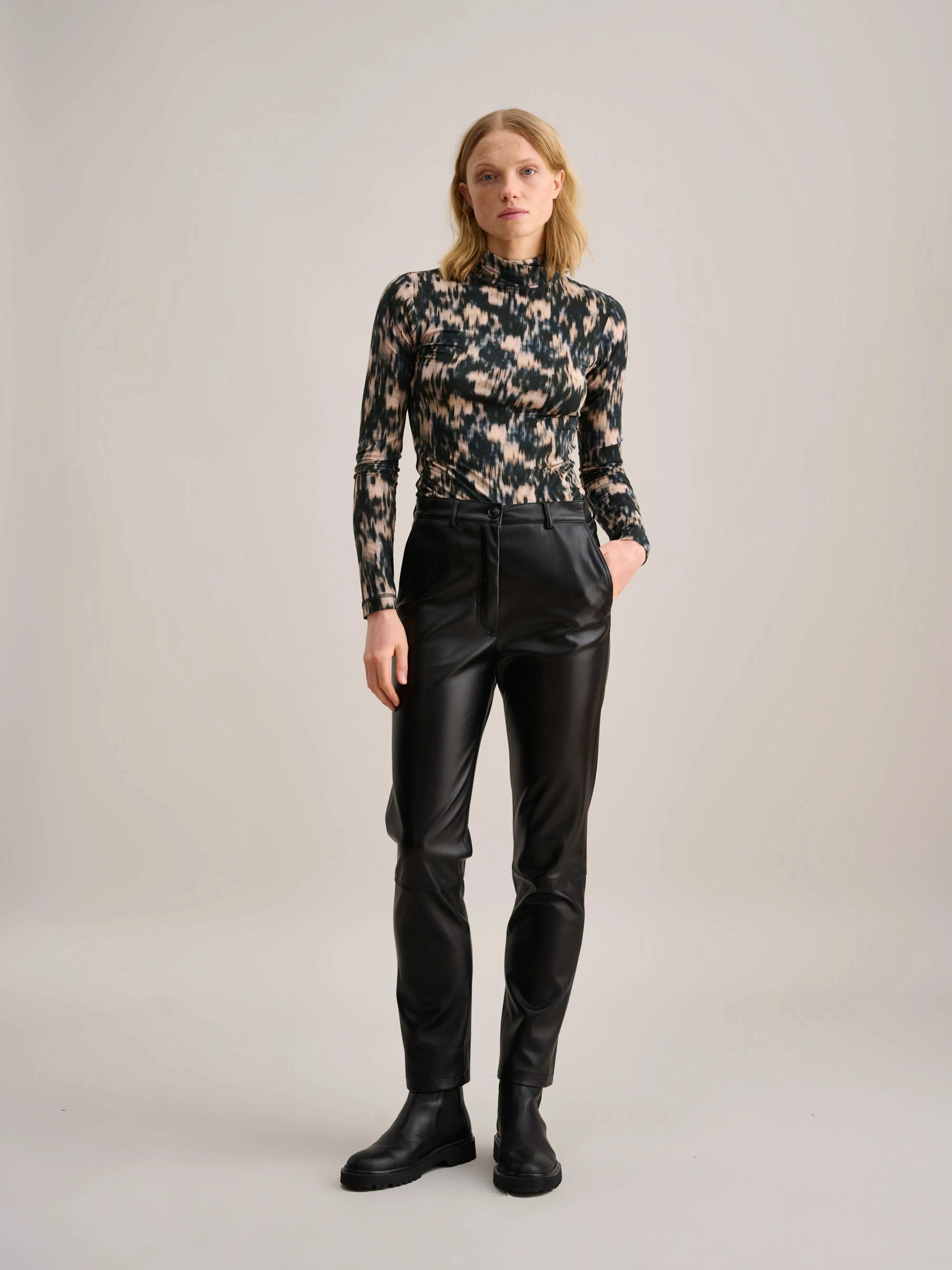 Timeless Look Voodoo Trousers (232 / W / BLACK)