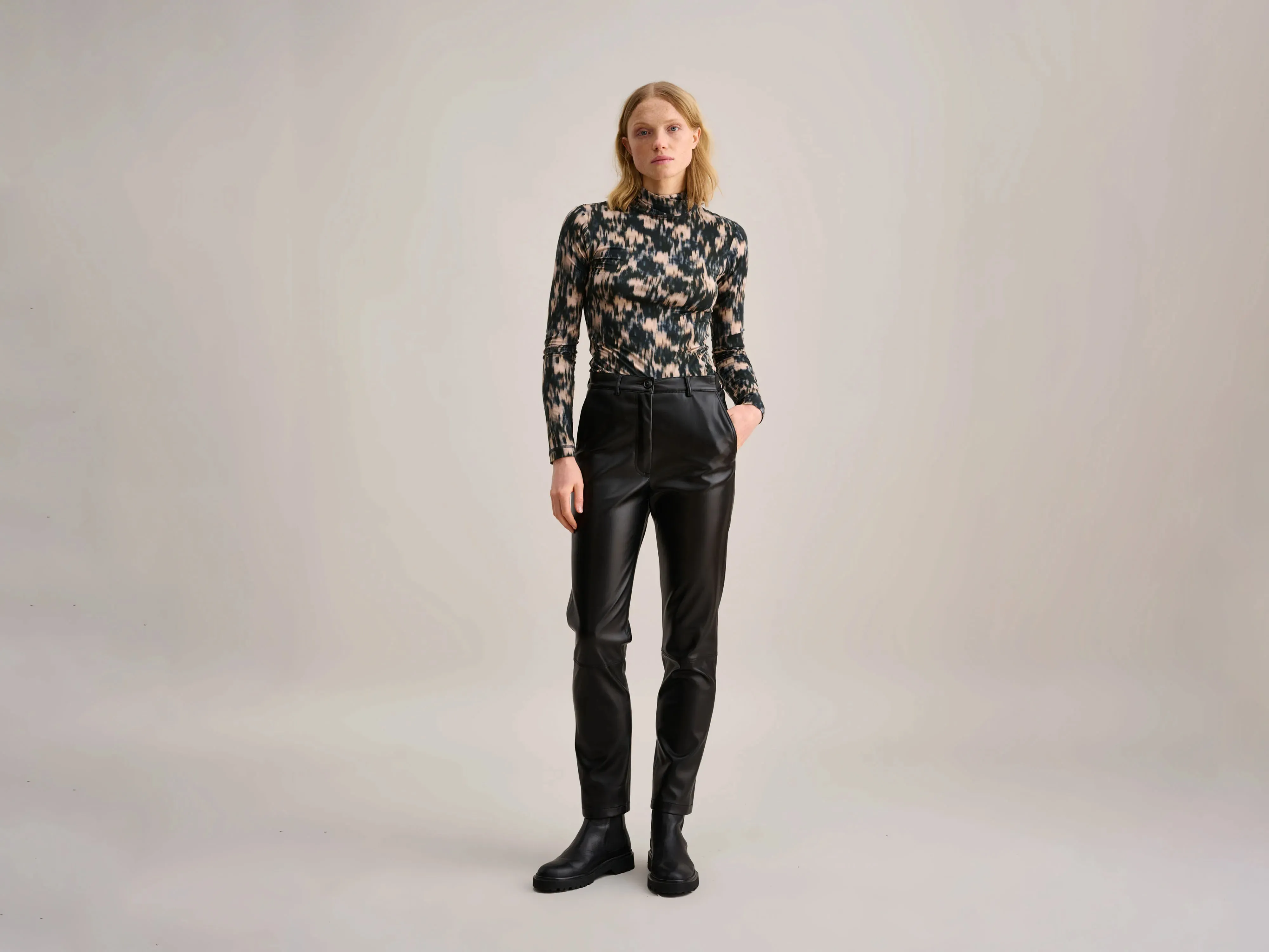 Voodoo Trousers (232 / W / BLACK) Soft Support Sustainable Fabric
