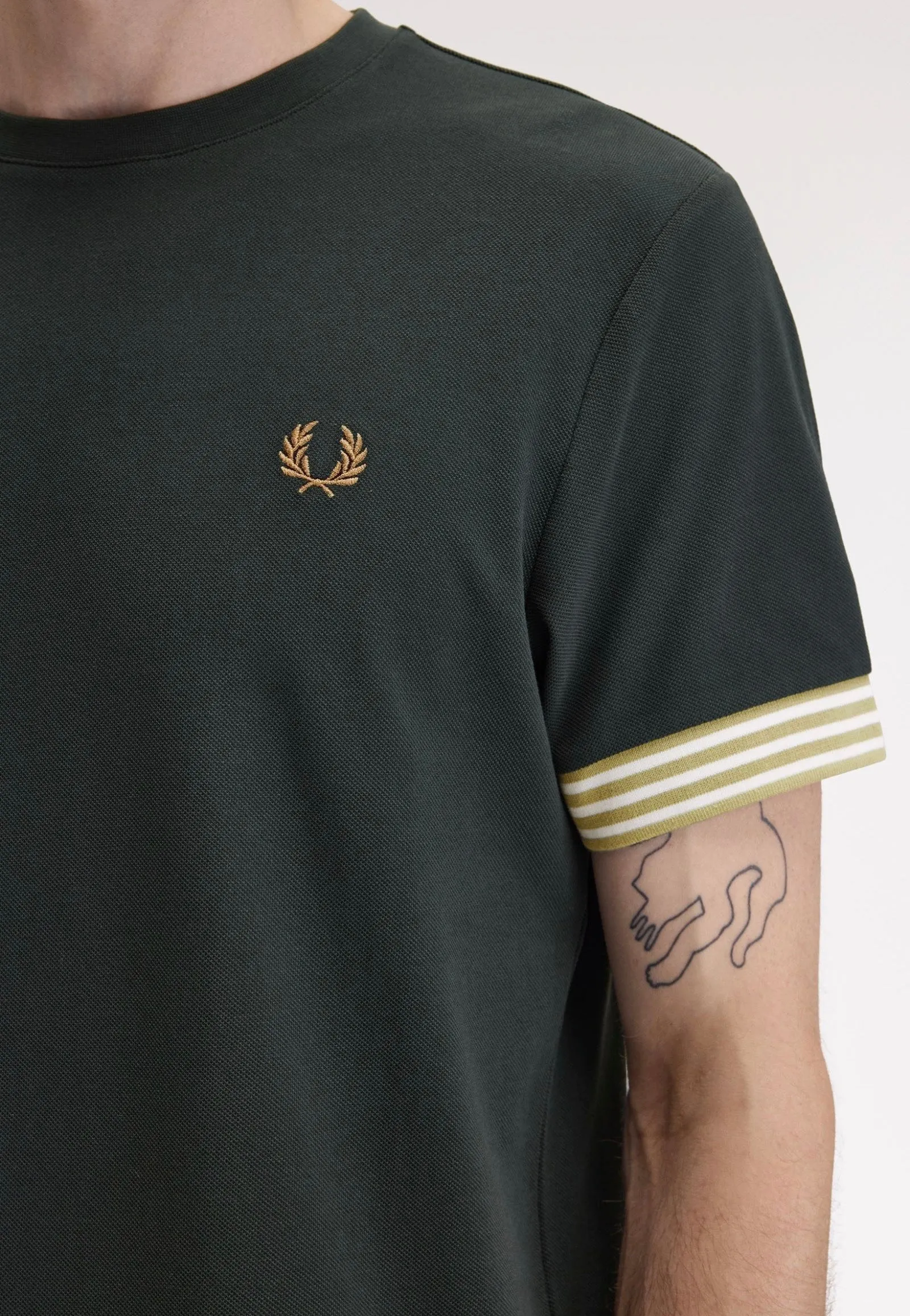 Travel Flex Fred Perry - Striped Cuff Night Green - T-Shirt
