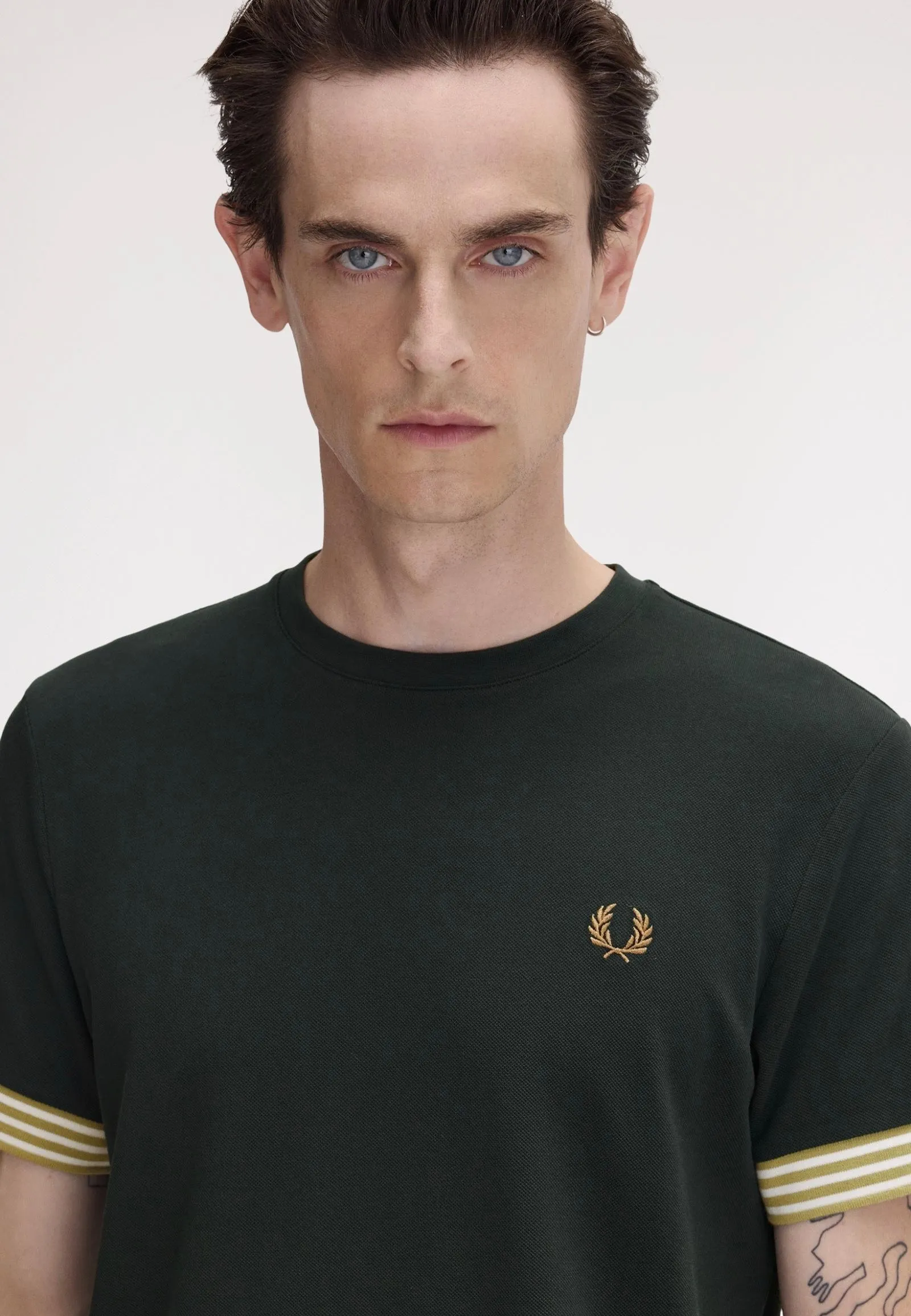 Travel Flex Fred Perry - Striped Cuff Night Green - T-Shirt