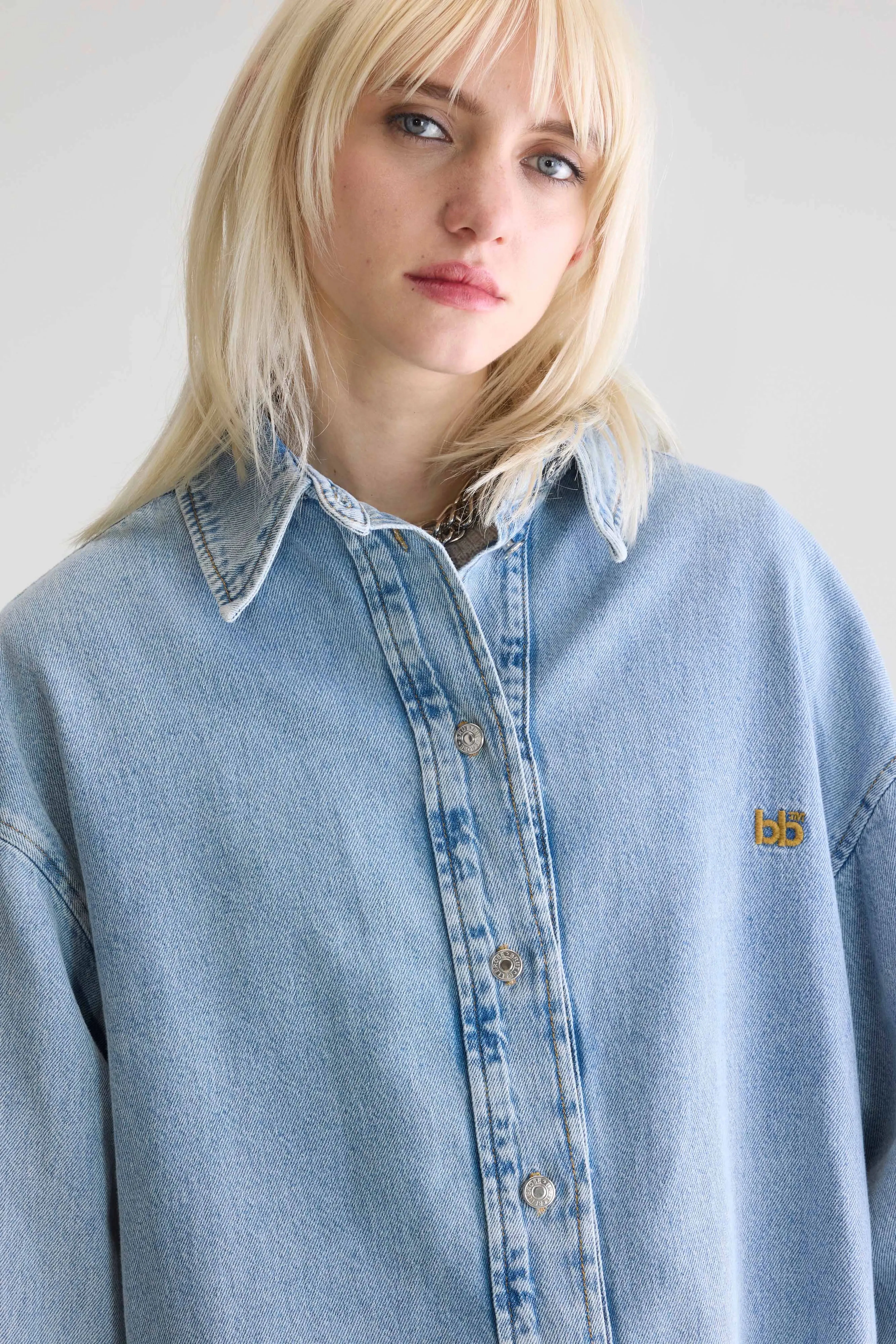 Urban Move Ready Glory denim overshirt (252 / W / LT BLUE BLEACH)