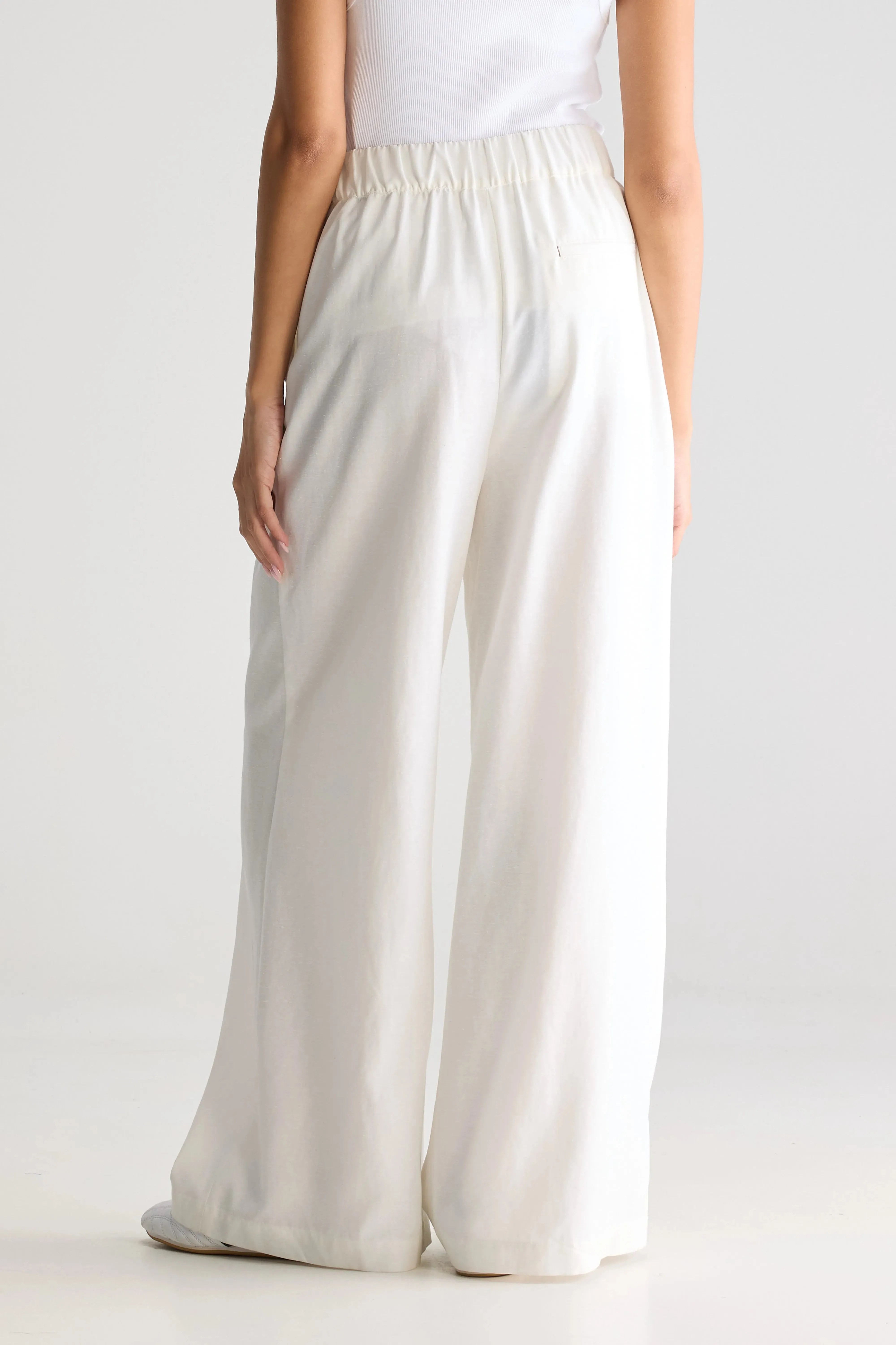 Vezza wide trousers (251 / W / WHITE) Timeless Appeal