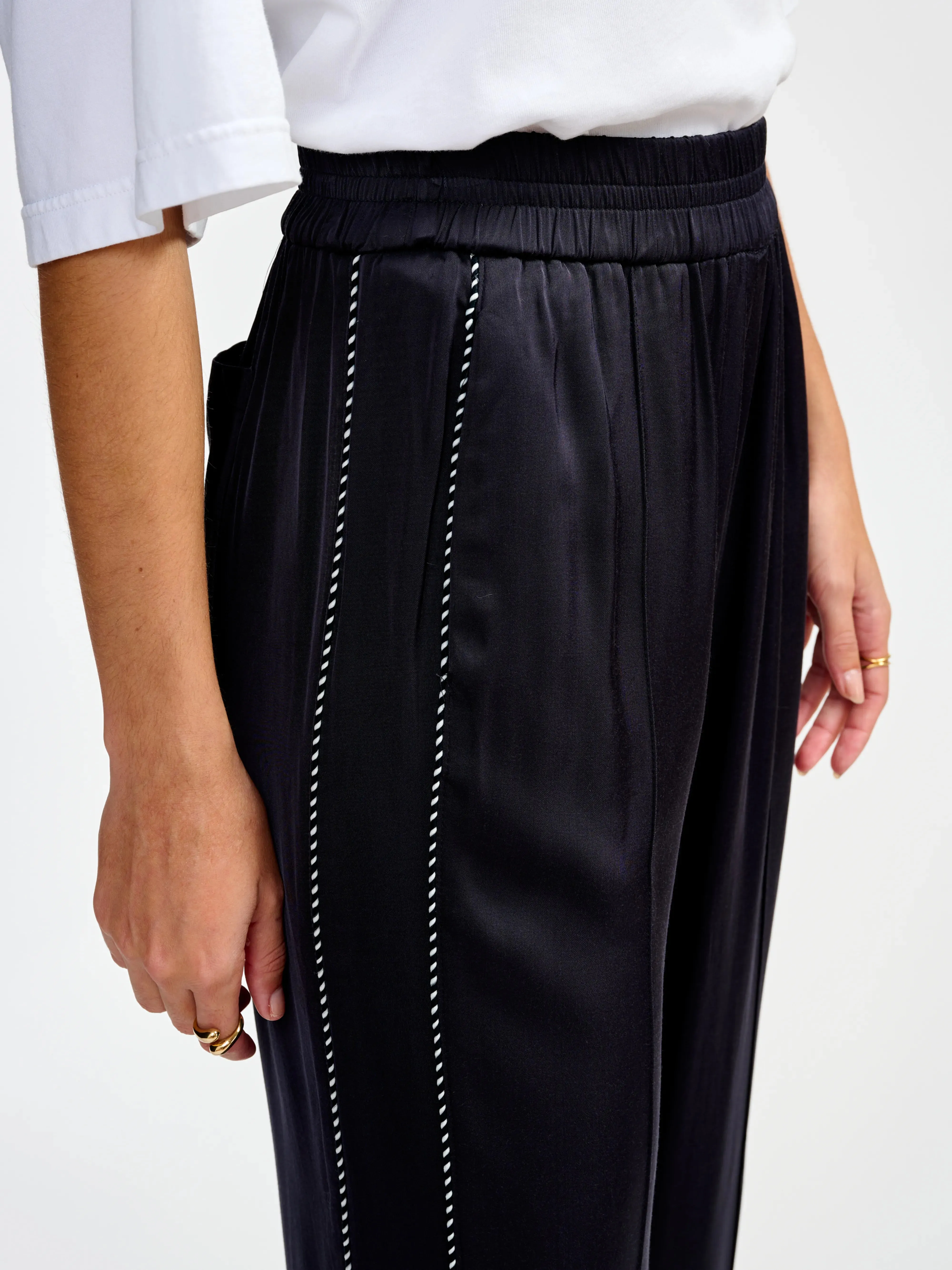 vibes trousers (241 / W / NAVY) Casual Fit