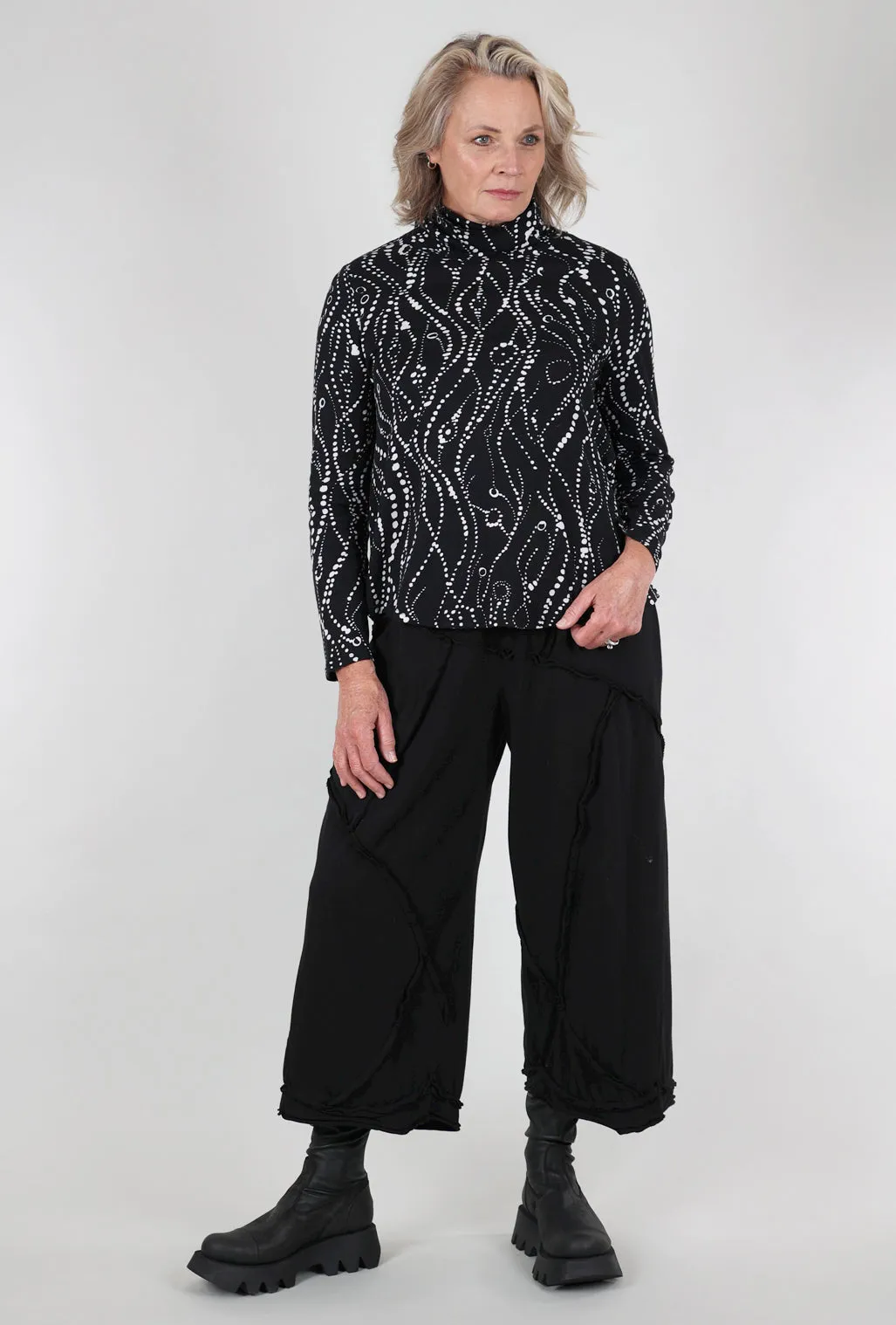 Warm Style Wavy Dot Tneck, Black
