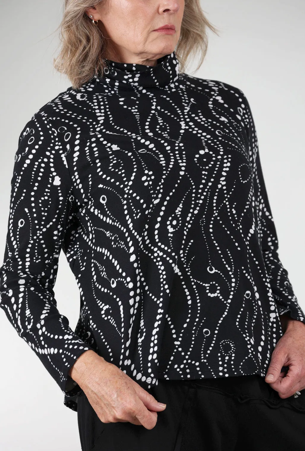 Warm Style Wavy Dot Tneck, Black
