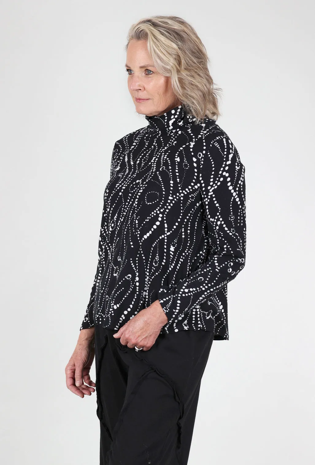 Warm Style Wavy Dot Tneck, Black