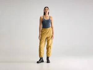 Wesly relaxed trousers (251 / W / PALE KHAKI) Metallic accents
