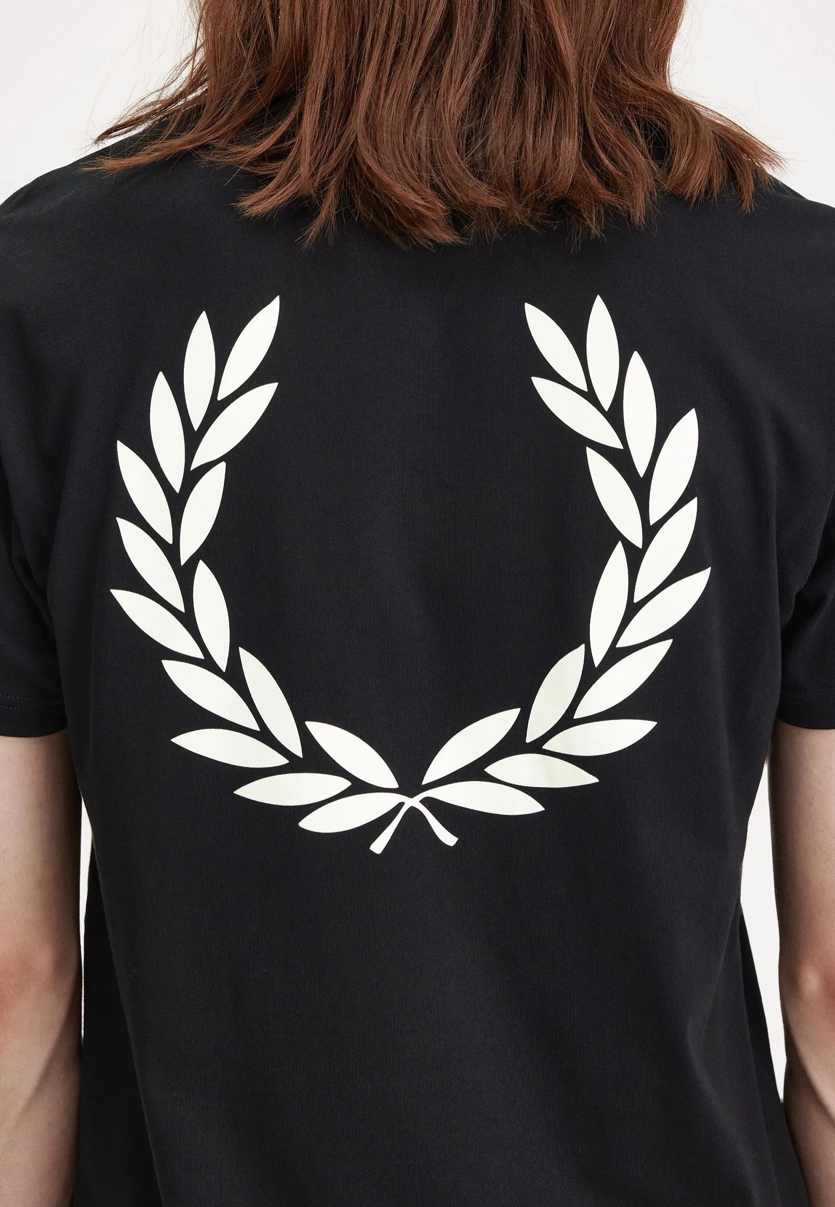 Wind - resistant Fred Perry - Rear Powder Laurel Graphic Black - T-Shirt