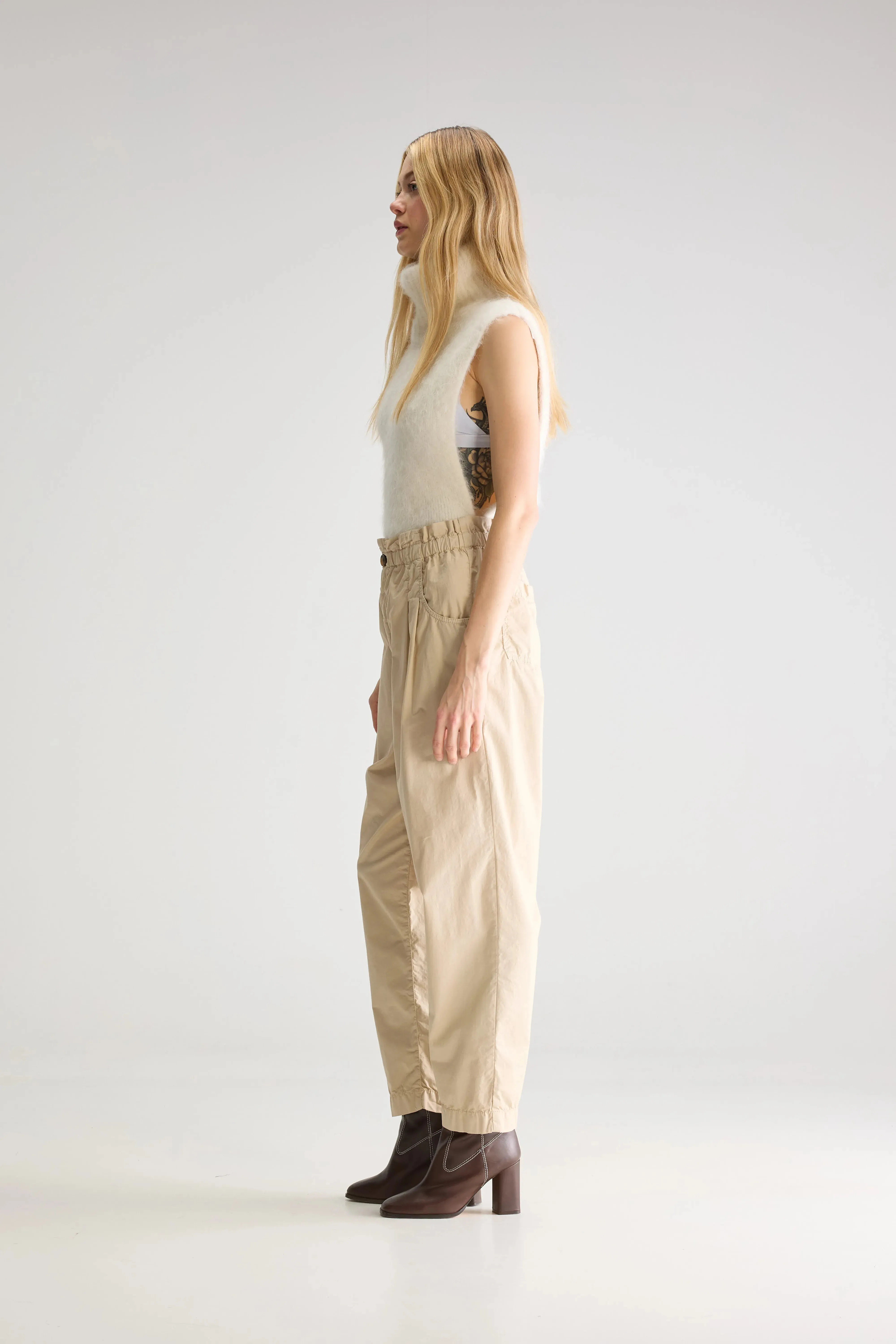 Winona relaxed trousers (251 / W / CEMENT) Clean Lines