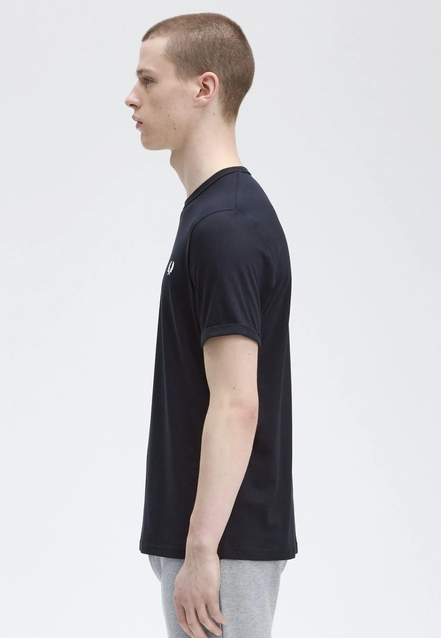 Wrinkle-free and convenient Fred Perry - Ringer Navy - T-Shirt