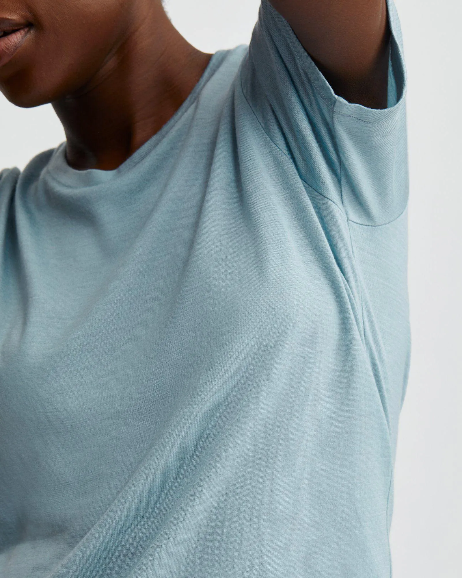 W's Traveler Merino Tee Relaxed Look